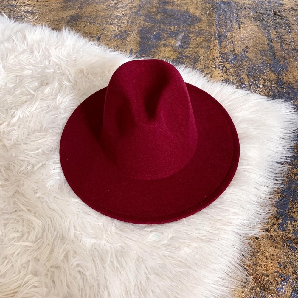 The Theodora Hat in Wine